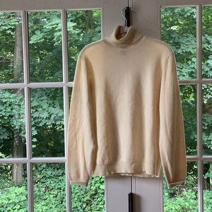 100% Cashmere turtleneck sweater  Good condition.